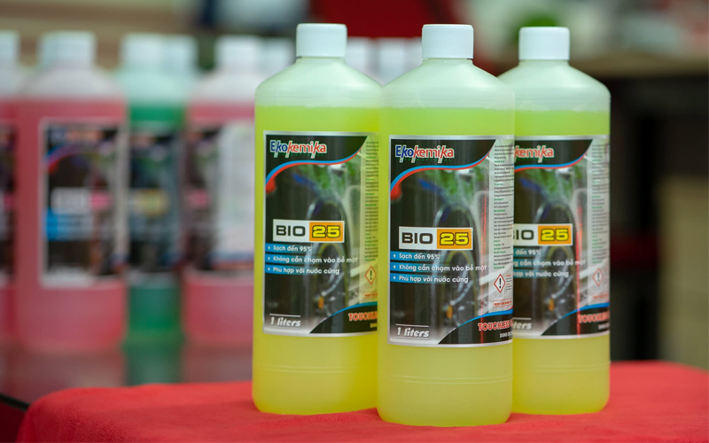 Sử dụng dung dịch rửa xe không chạm BIO 25 theo hướng dẫn