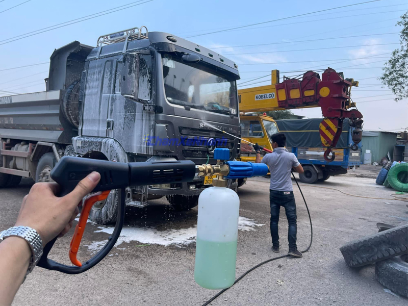 Ứng dụng nổi bật của dung dịch rửa xe không chạm BIO 35